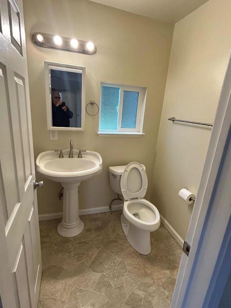 84 Hillcrest Road Watsonville, CA 95076 - Photo 5 of 14 Gallery Image 5