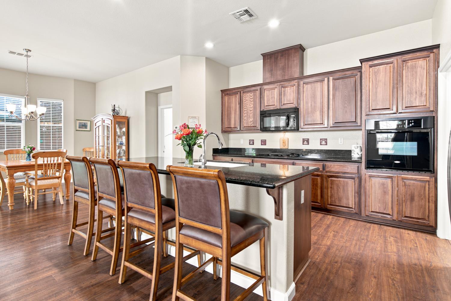 671 Cathedral Way Tracy, CA 95304 - Photo 17 of 38