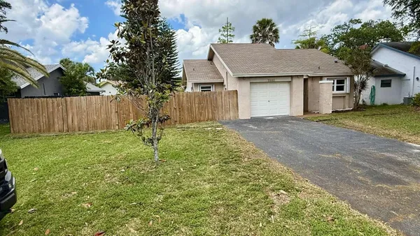 $2,900 | 7321 Northwest 38th Court, Coral Springs, FL 33065
