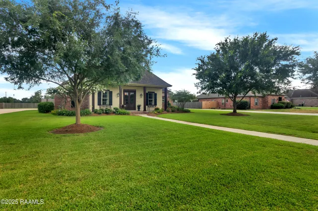 $395,000 | 3013 Woodland Drive, Jennings, LA 70546