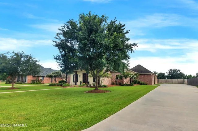 $395,000 | 3013 Woodland Drive, Jennings, LA 70546