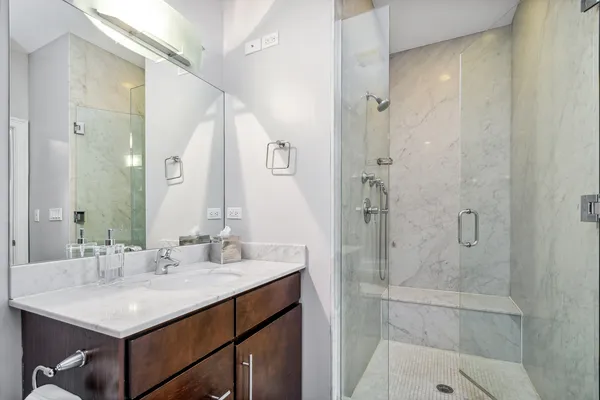 $875,000 | 1832 North Rockwell Street, Unit 1, Chicago, IL 60647