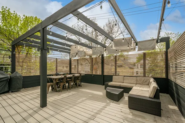 $875,000 | 1832 North Rockwell Street, Unit 1, Chicago, IL 60647