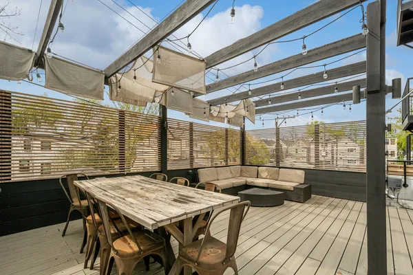 $875,000 | 1832 North Rockwell Street, Unit 1, Chicago, IL 60647