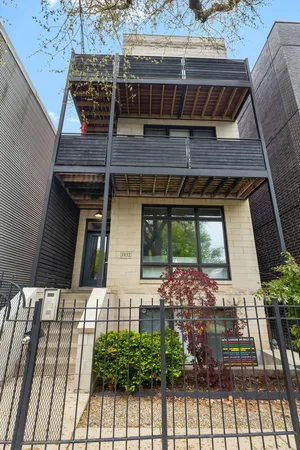 $875,000 | 1832 North Rockwell Street, Unit 1, Chicago, IL 60647