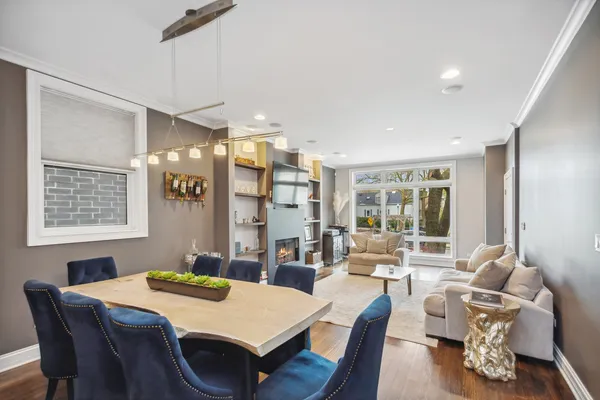$875,000 | 1832 North Rockwell Street, Unit 1, Chicago, IL 60647