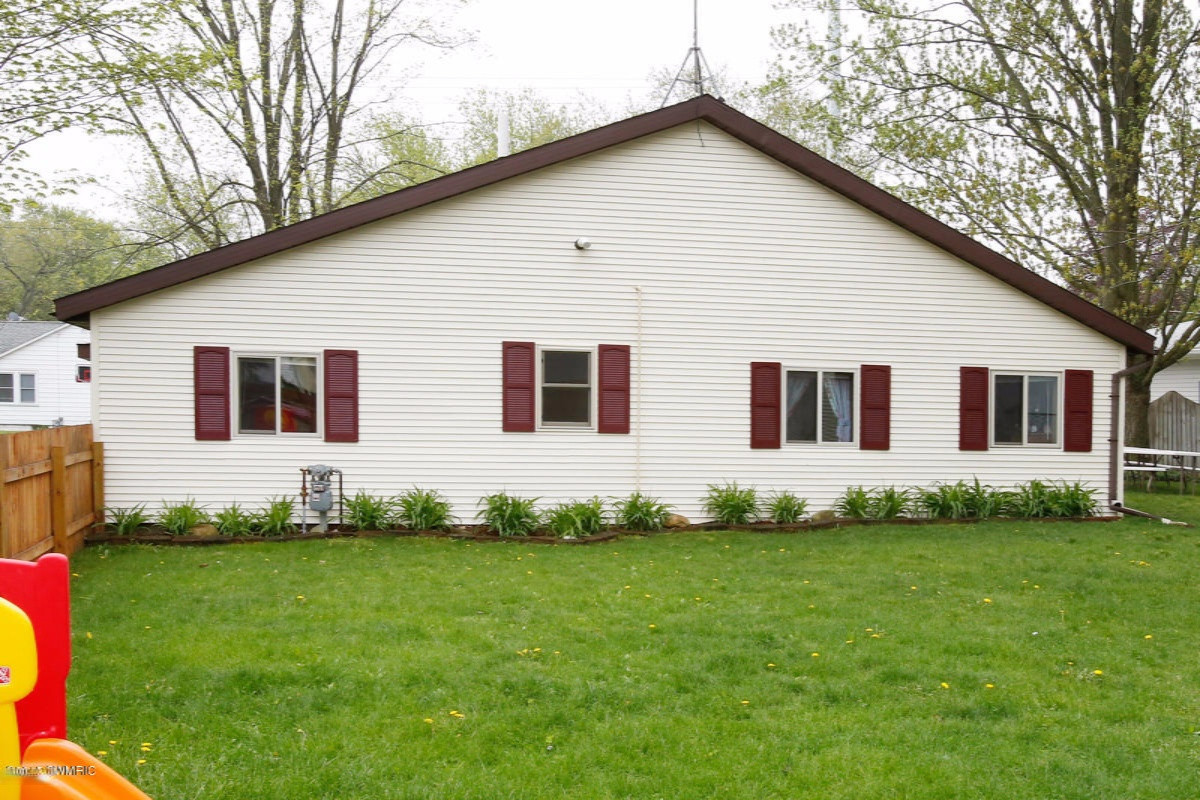 715 South Grant Avenue Three Rivers, MI 49093 - Photo 20 of 20 15020213_19
