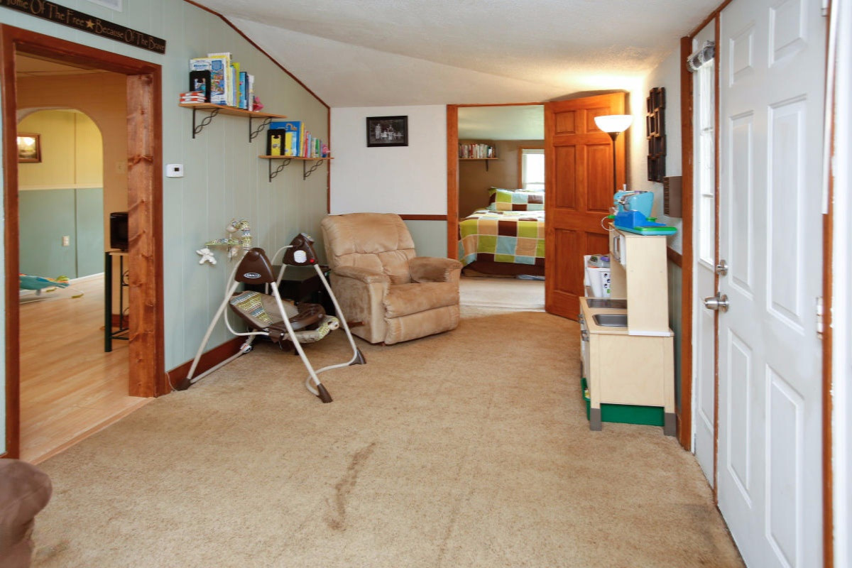 715 South Grant Avenue Three Rivers, MI 49093 - Photo 4 of 20 15020213_03