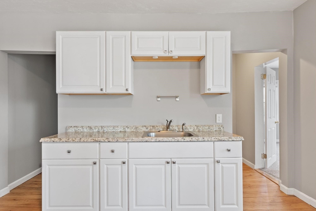 16 Doane Street Worcester, MA 01607 - Photo 10 of 42