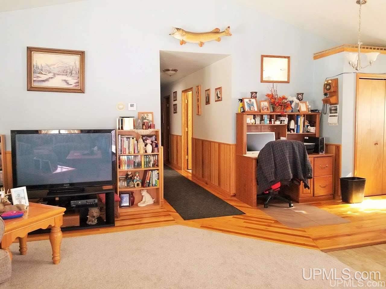 2013 River Road Gulliver, MI 49840 - Photo 10 of 27 Gallery Image 10