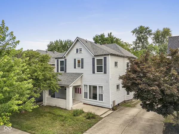 $364,000 | 690 East Jefferson Street, Franklin, IN 46131
