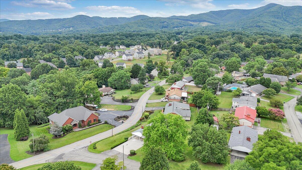 419 Diamond Road Salem, VA 24153 - Photo 61 of 76 13-DJI_20250710100544_0032_D
