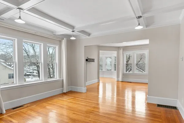 $2,500 | 920 Pleasant Street, Unit 1, Worcester, MA 01602