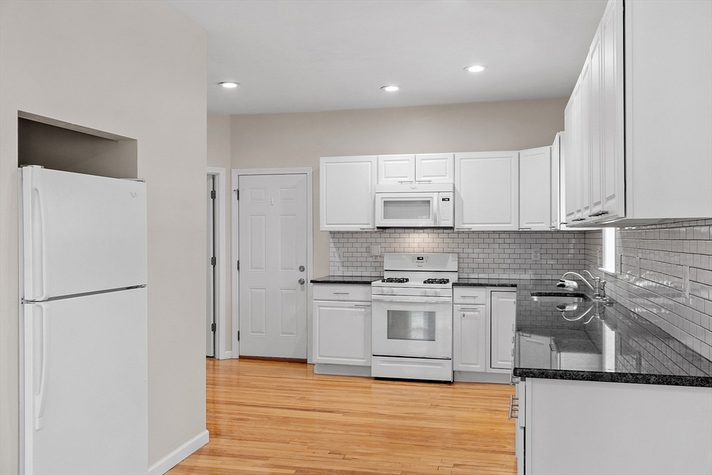 920 Pleasant Street, Unit 1 Worcester, MA 01602 - Photo 20 of 34