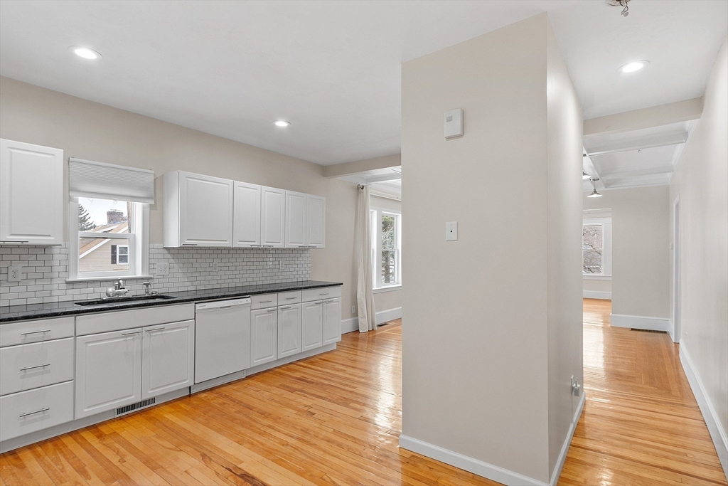 920 Pleasant Street, Unit 1 Worcester, MA 01602 - Photo 22 of 34