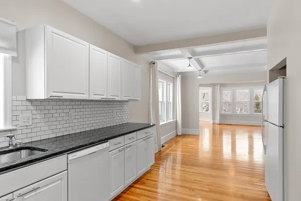 $2,500 | 920 Pleasant Street, Unit 1, Worcester, MA 01602