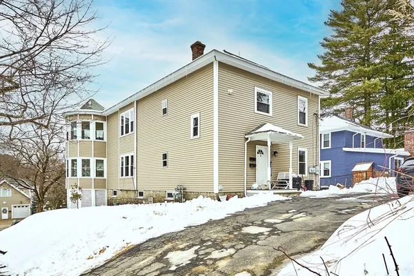 $2,500 | 920 Pleasant Street, Unit 1, Worcester, MA 01602