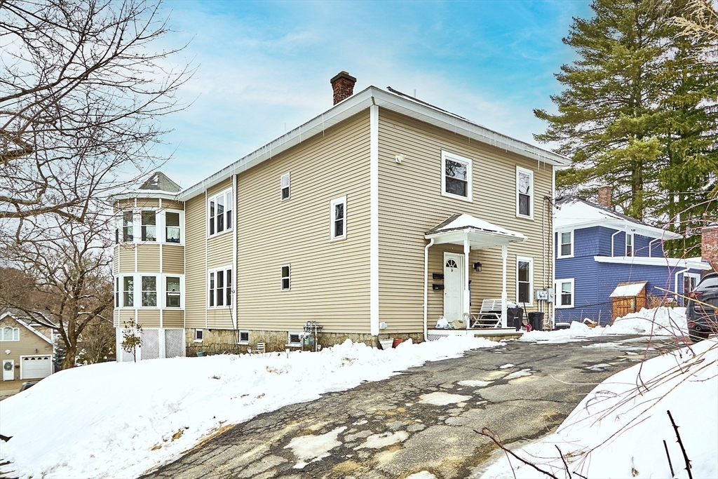 920 Pleasant Street, Unit 1 Worcester, MA 01602 - Photo 3 of 34