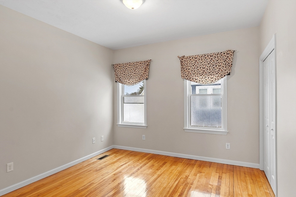 920 Pleasant Street, Unit 1 Worcester, MA 01602 - Photo 31 of 34