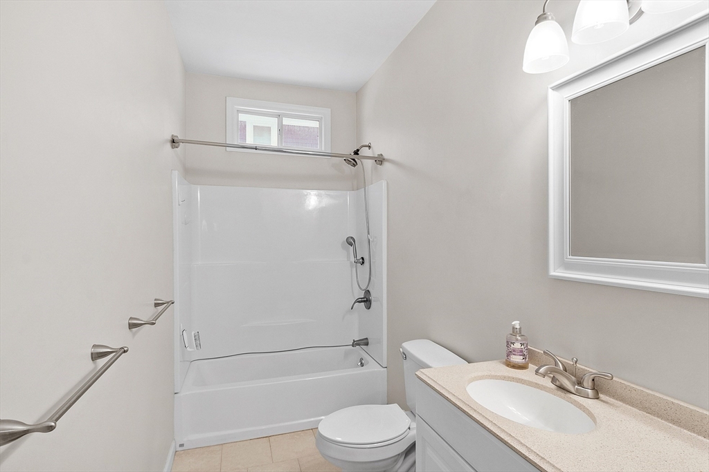 920 Pleasant Street, Unit 1 Worcester, MA 01602 - Photo 32 of 34