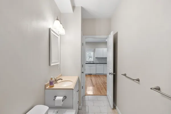 $2,500 | 920 Pleasant Street, Unit 1, Worcester, MA 01602