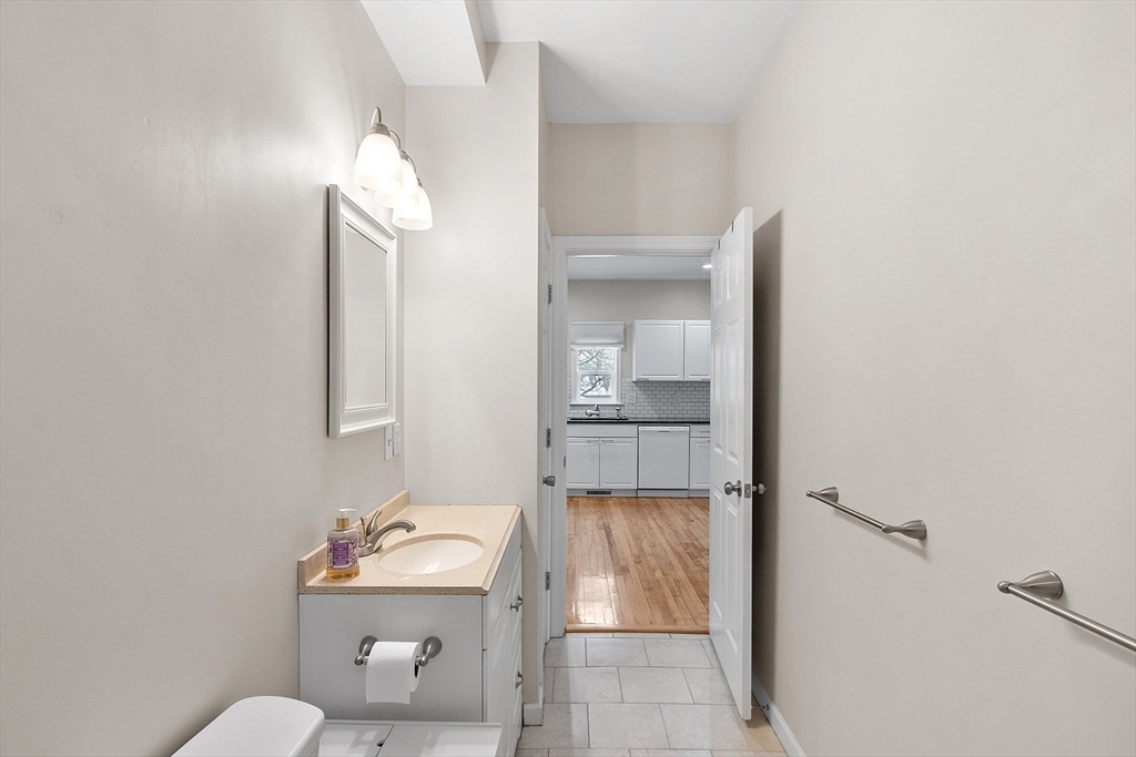 920 Pleasant Street, Unit 1 Worcester, MA 01602 - Photo 33 of 34