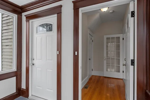 $2,500 | 920 Pleasant Street, Unit 1, Worcester, MA 01602