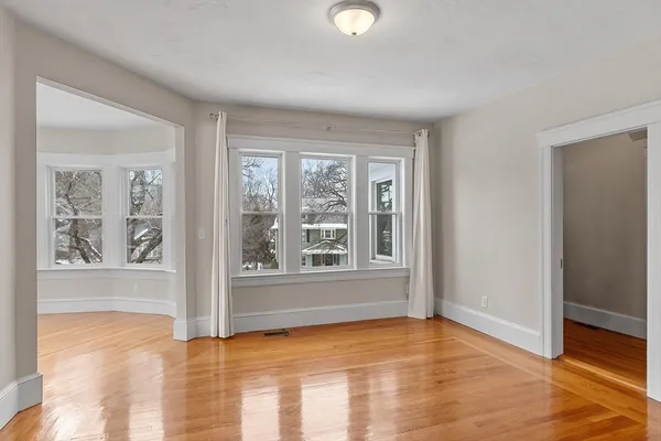 $2,500 | 920 Pleasant Street, Unit 1, Worcester, MA 01602