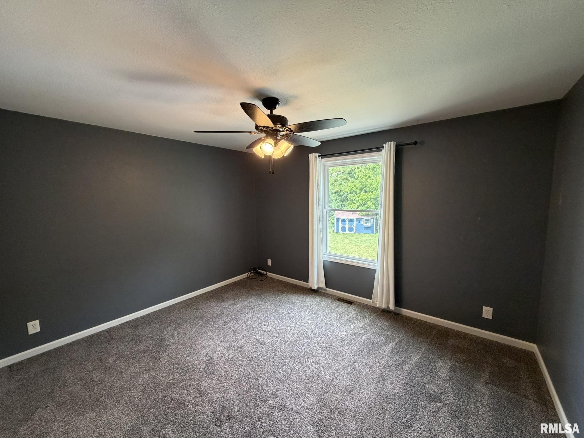 324 Casey Road Farmington, IL 61531 - Photo 23 of 68