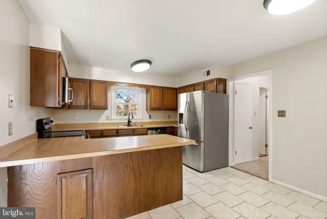 $3,400 | 13814 Leighfield Street, Chantilly, VA 20151