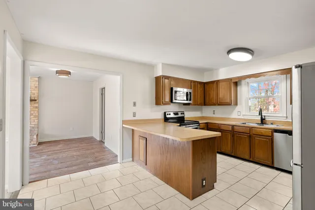 $3,400 | 13814 Leighfield Street, Chantilly, VA 20151