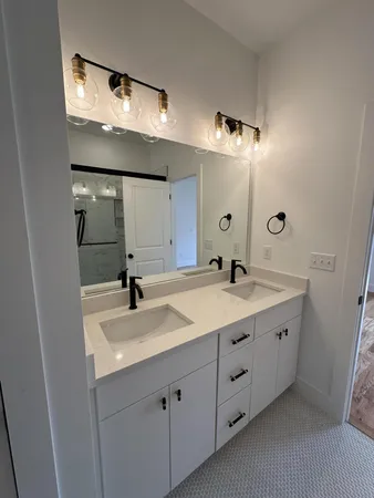 $2,795 | 959 Montague Place, Chattanooga, TN 37408