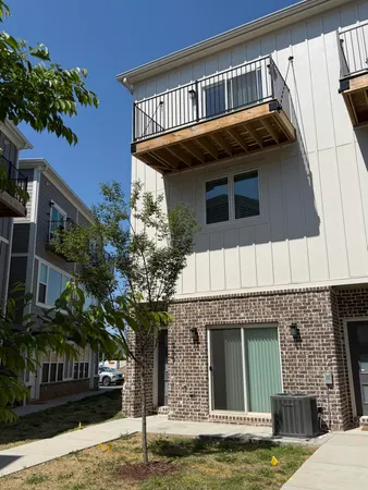 $2,795 | 959 Montague Place, Chattanooga, TN 37408