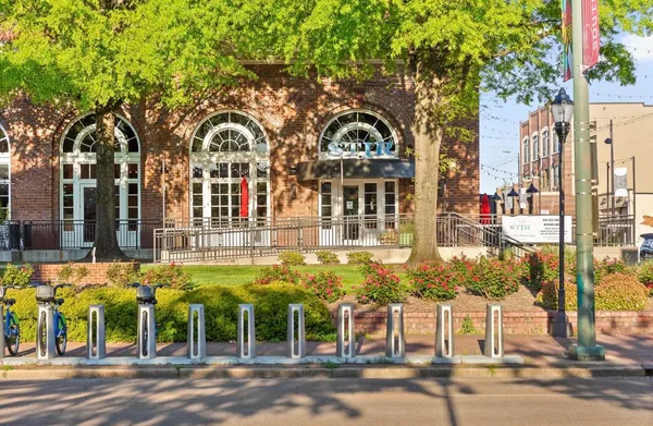 $2,795 | 959 Montague Place, Chattanooga, TN 37408