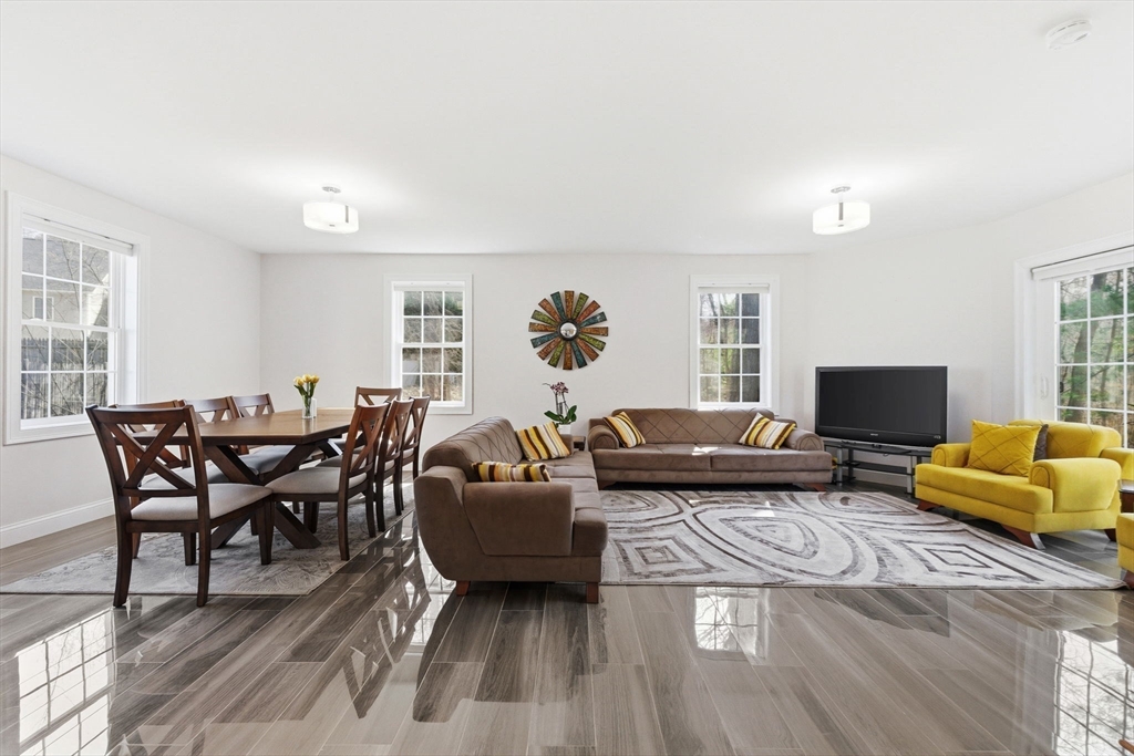1295 Main Street Reading, MA 01867 - Photo 13 of 42