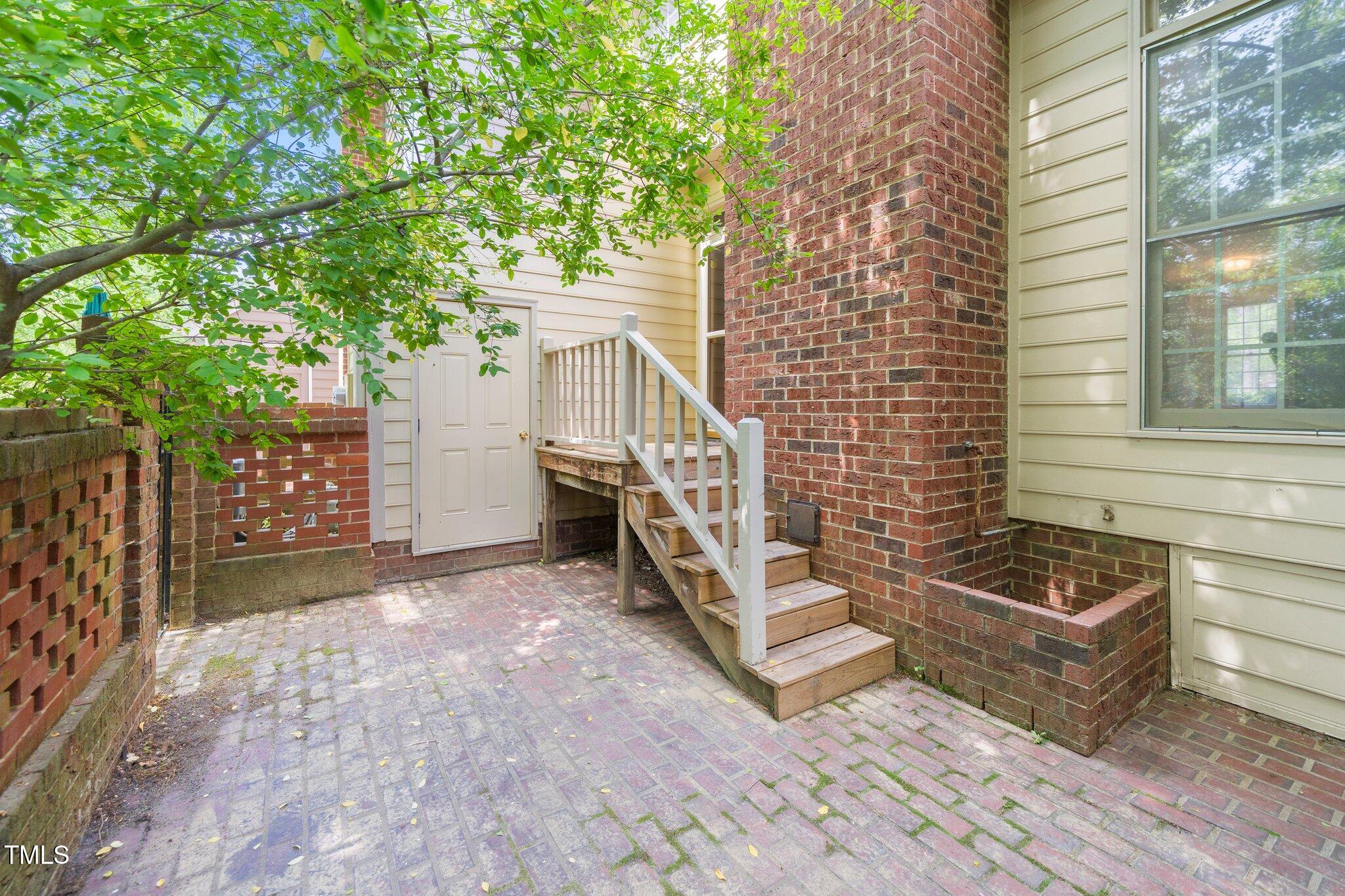 6000 Tenter Banks Square Raleigh, NC 27609 - Photo 25 of 37 Patio