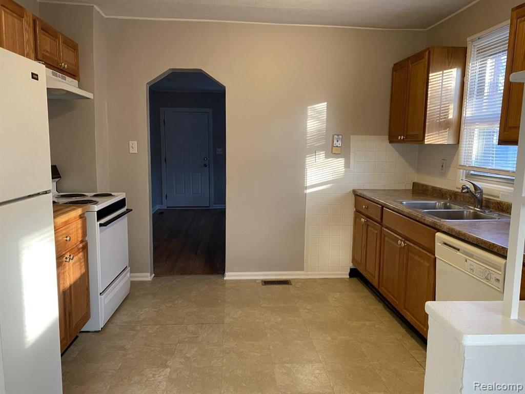2139 Romeo Street Ferndale, MI 48220 - Photo 5 of 13