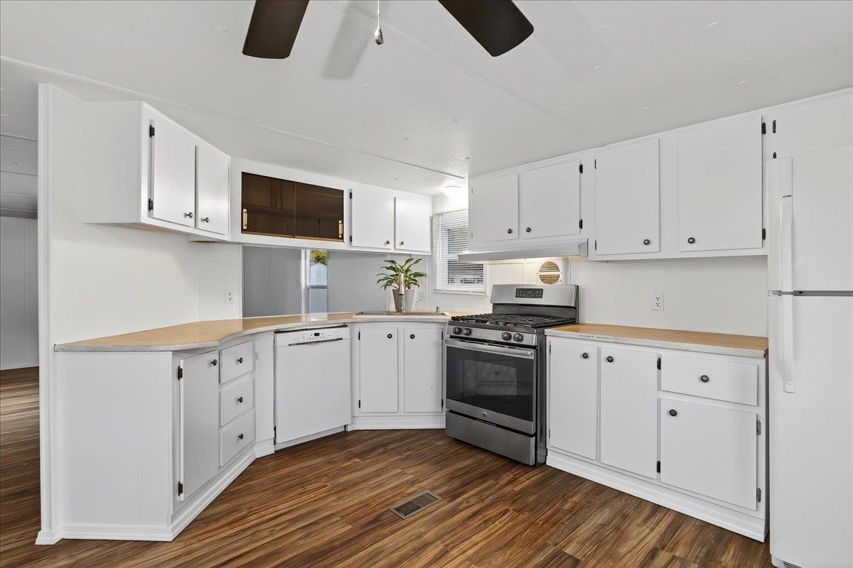 3110 East Chattaroy Road, Unit 48 Chattaroy, WA 99003 - Photo 11 of 28