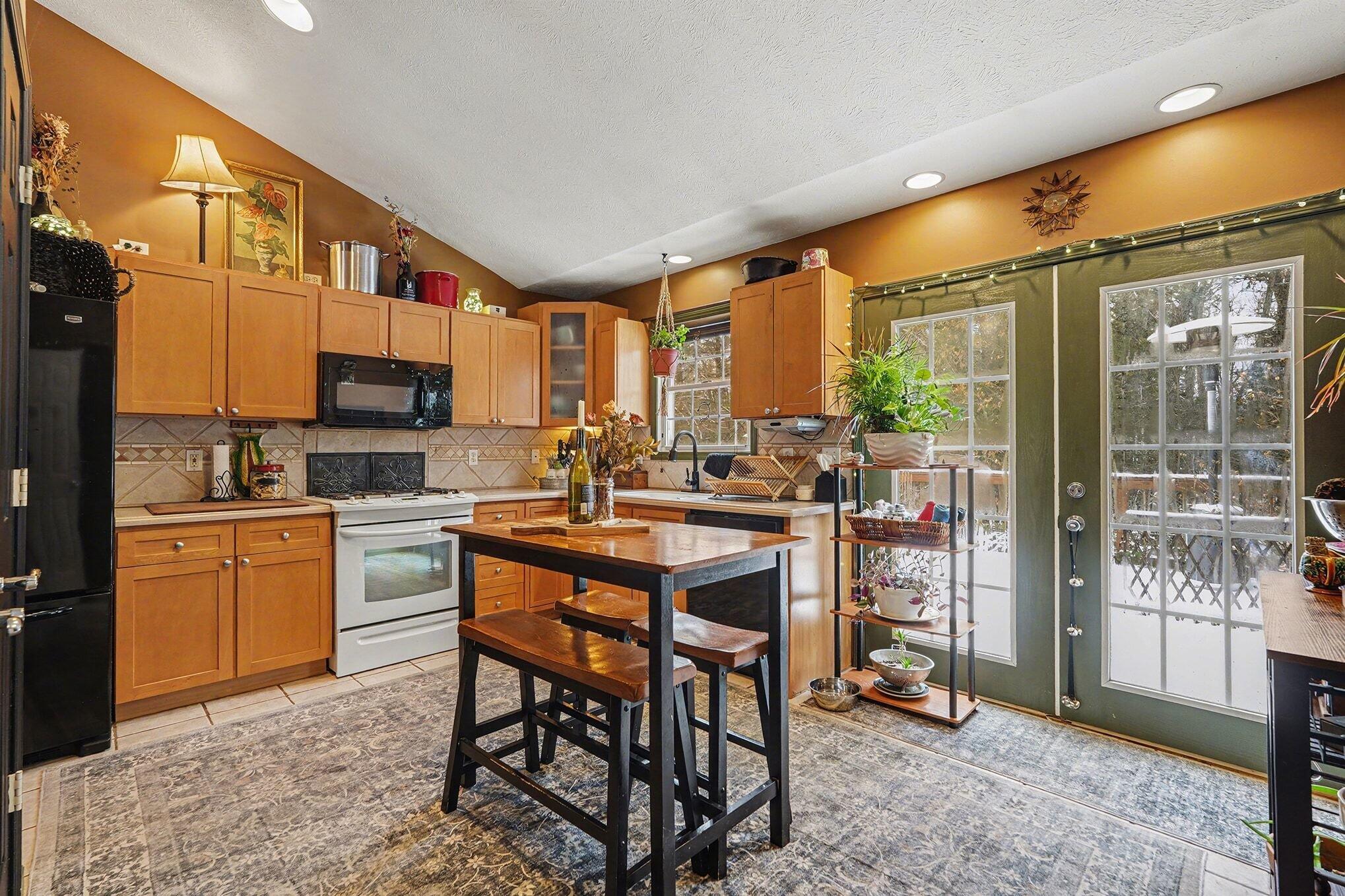 6509 Staple Road Twin Lake, MI 49457 - Photo 5 of 24 Kitchen