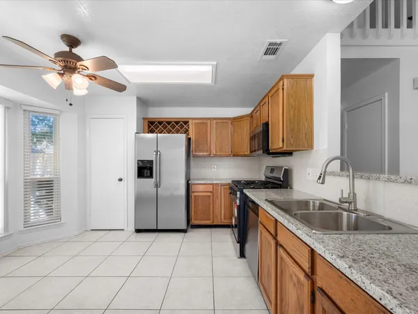 $2,100 | 16311 Salinas Lane, Houston, TX 77095