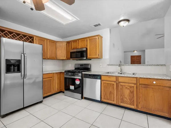 $2,100 | 16311 Salinas Lane, Houston, TX 77095