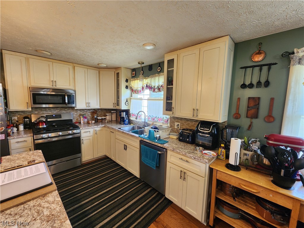 11467 Stratton Road Salem, OH 44460 - Photo 4 of 25 Kitchen