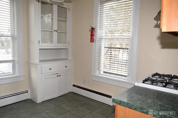 $1,700 | 73-75 Woodbridge Avenue, Unit 4, Sewaren, NJ 07077