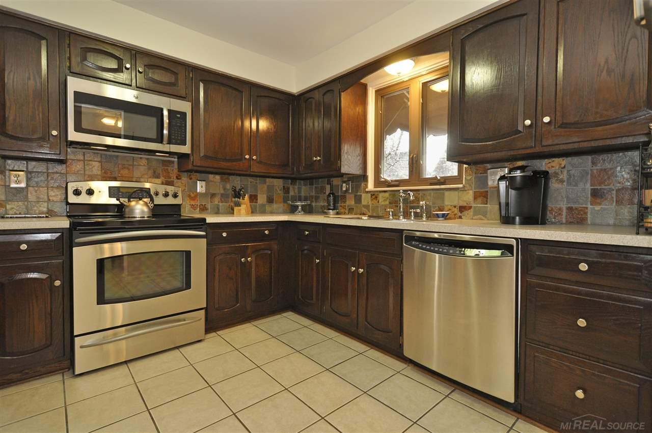 1215 Harvard Road Grosse Pointe Park, MI 48230 - Photo 13 of 34