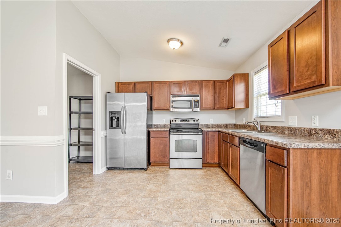 1208 Piper Court Hope Mills, NC 28348 - Photo 11 of 29