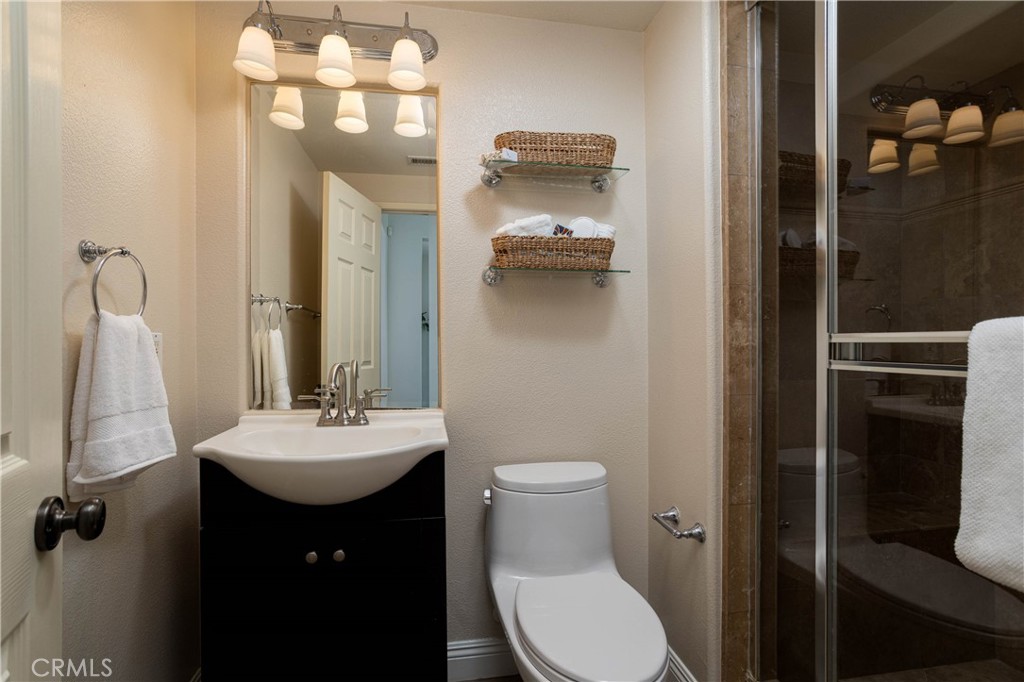 11 Craftsbury Place Ladera Ranch, CA 92694 - Photo 25 of 55 Downstairs Bath