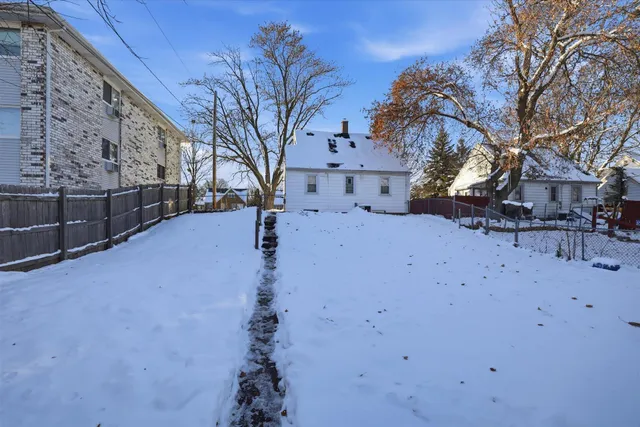 $199,900 | 2934 South 92nd Street, West Allis, WI 53227