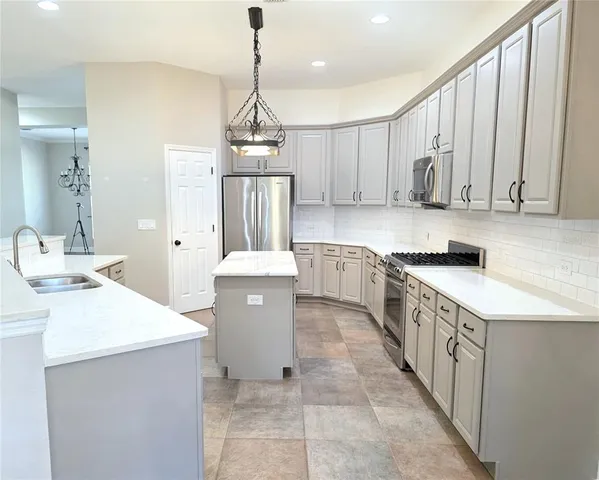 $3,650 | 511 Crowned Eagle Court, Valrico, FL 33594