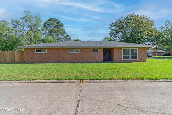 $189,000 | 801 Vicnaire Street, New Iberia, LA 70563