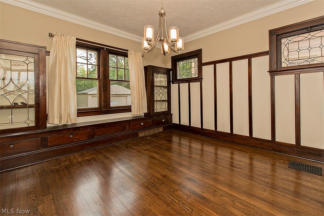 3253 Bradford Road Cleveland, OH 44118 - Photo 10 of 34